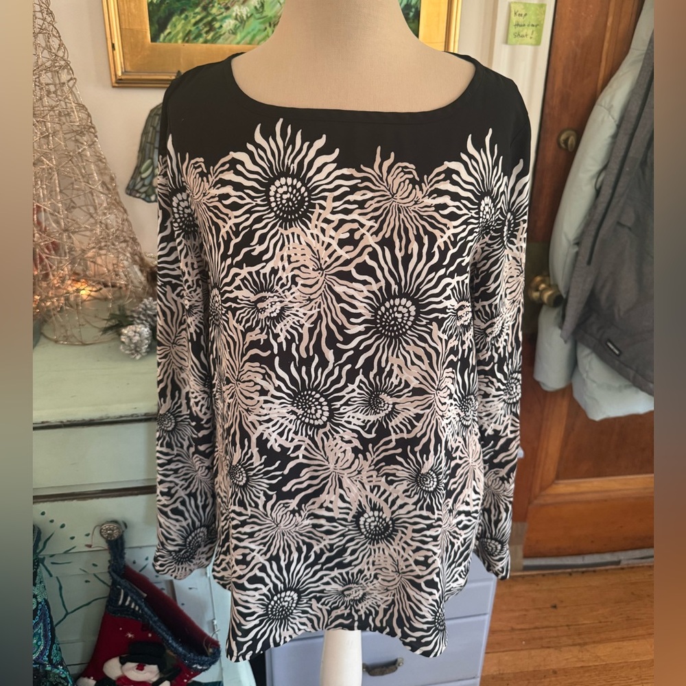 Ann Taylor LOFT Floral Blouse S Dressy Shirt Black White VGUC Workwear